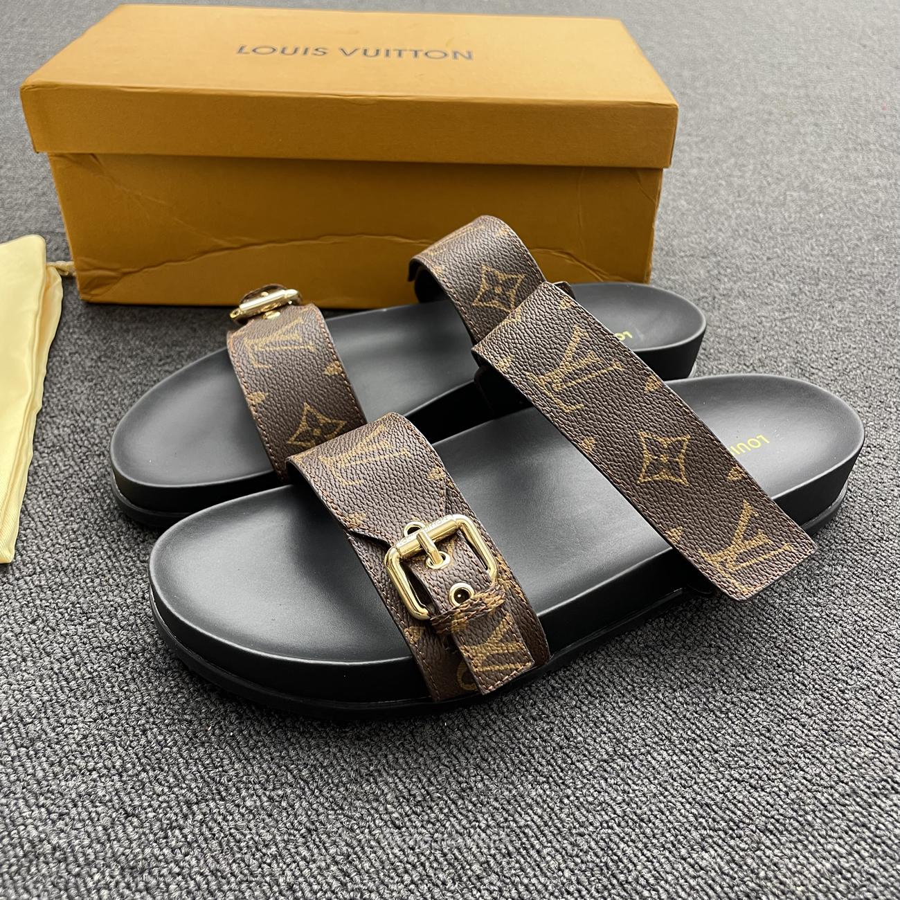 Louis Vuitton Bom Dia Flat Mule Sandals (4) - www.newkick.vip